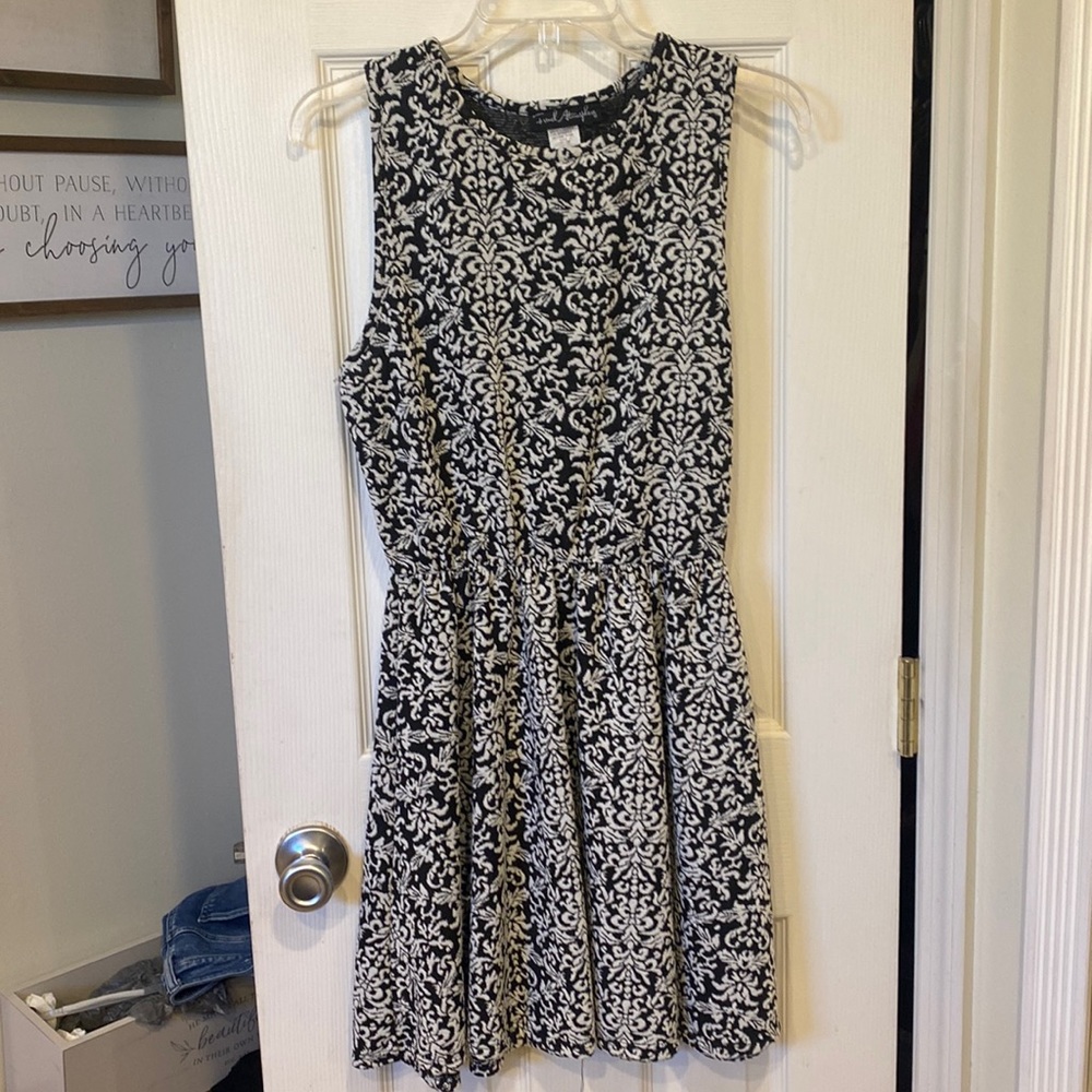 Youth XL (fits like women’s medium)